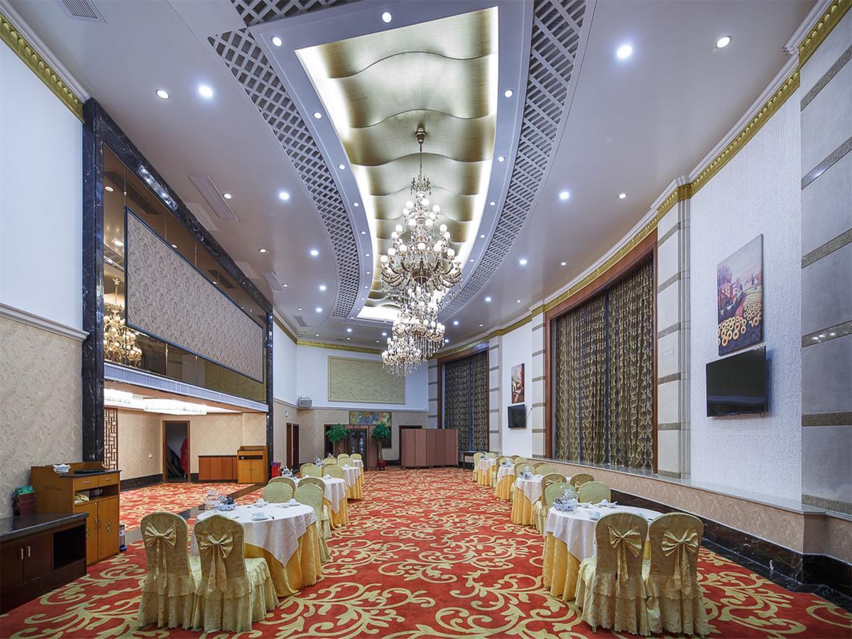 City Hotel ฝอซาน ภายนอก รูปภาพ