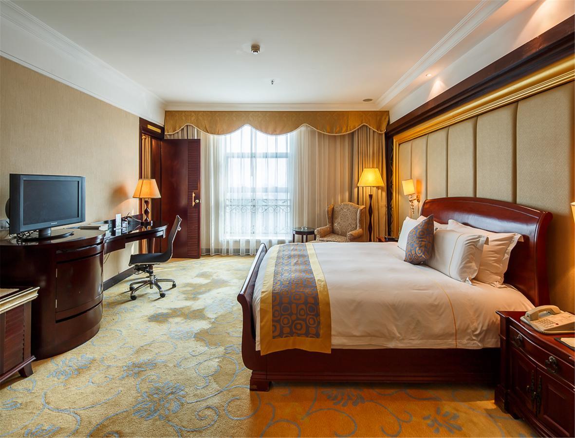 City Hotel ฝอซาน ภายนอก รูปภาพ