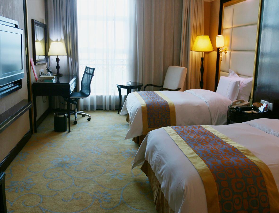 City Hotel ฝอซาน ภายนอก รูปภาพ