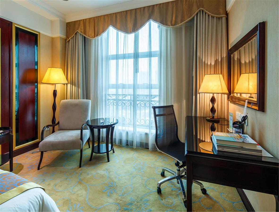 City Hotel ฝอซาน ภายนอก รูปภาพ
