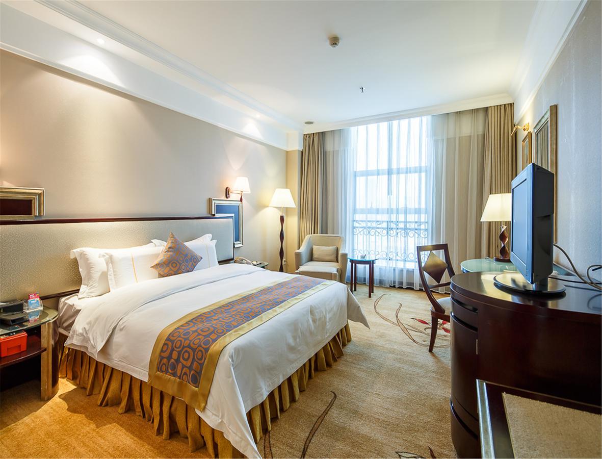 City Hotel ฝอซาน ภายนอก รูปภาพ