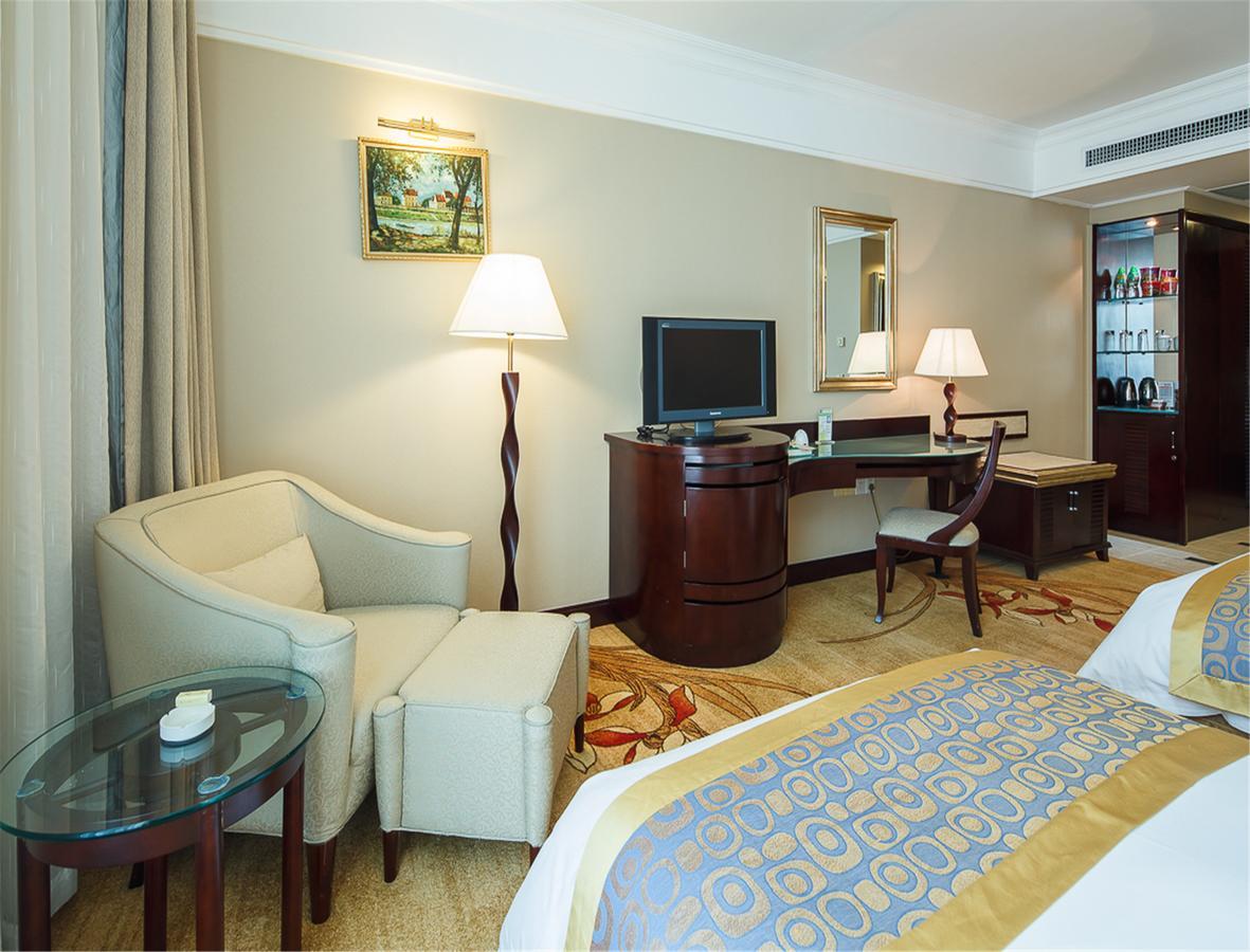 City Hotel ฝอซาน ภายนอก รูปภาพ