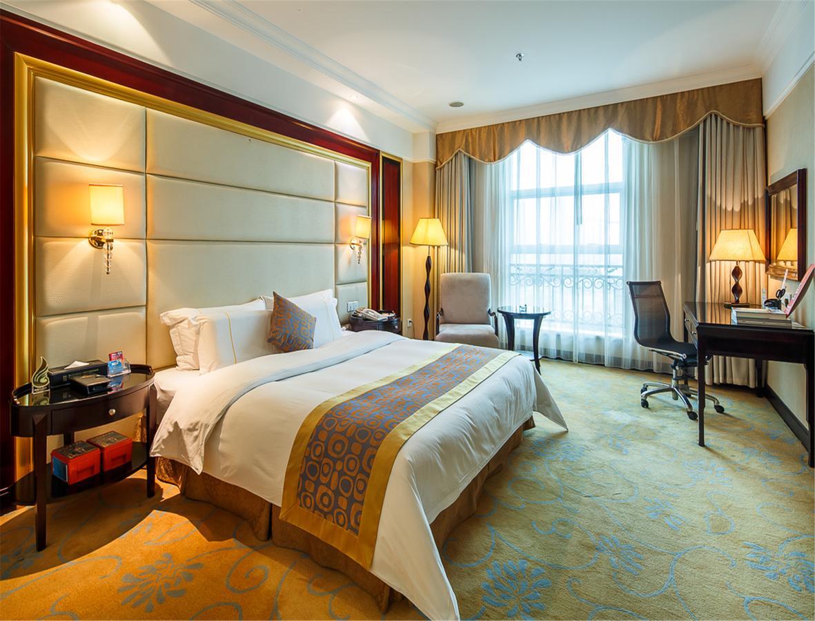 City Hotel ฝอซาน ภายนอก รูปภาพ