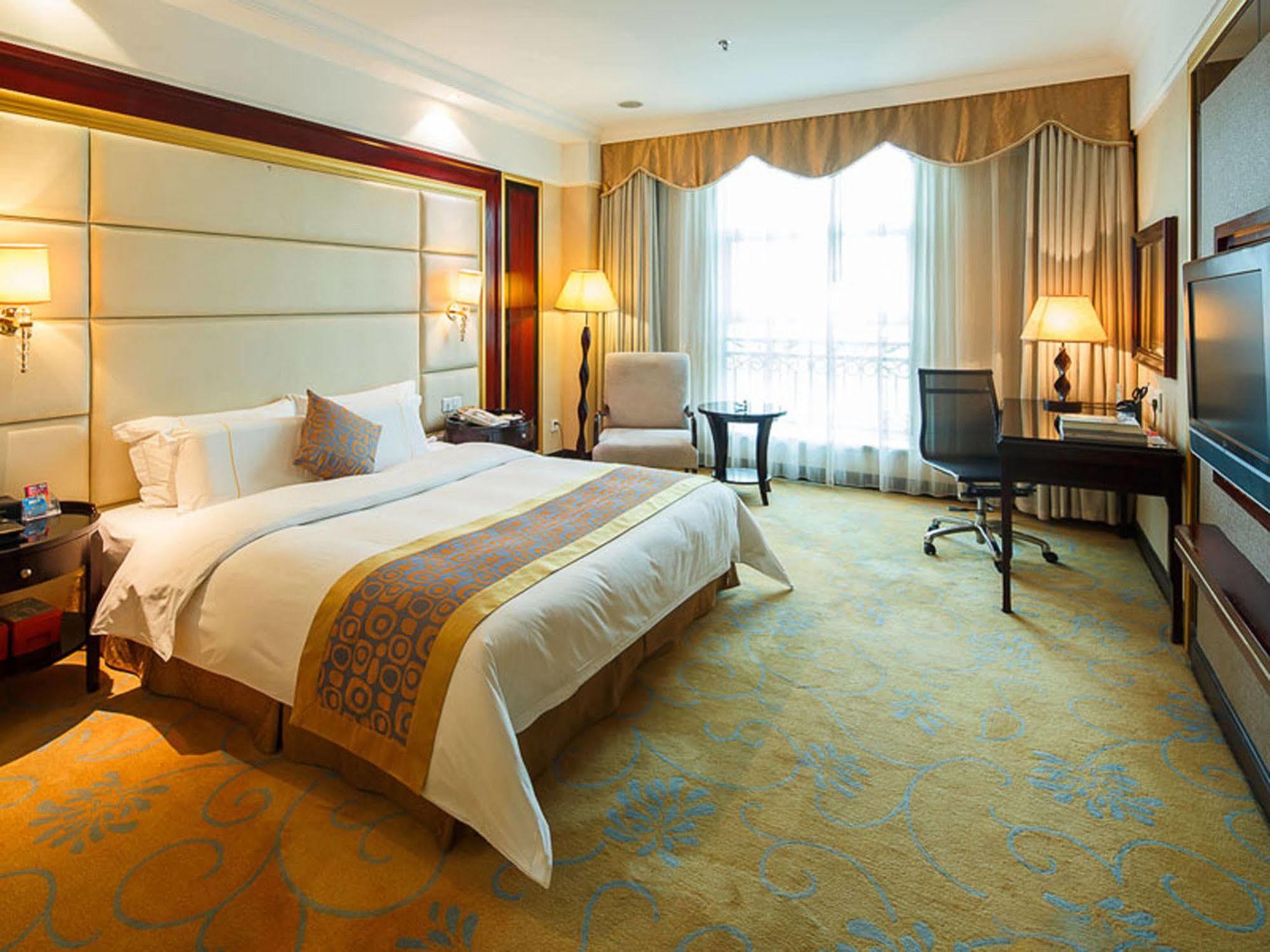 City Hotel ฝอซาน ภายนอก รูปภาพ