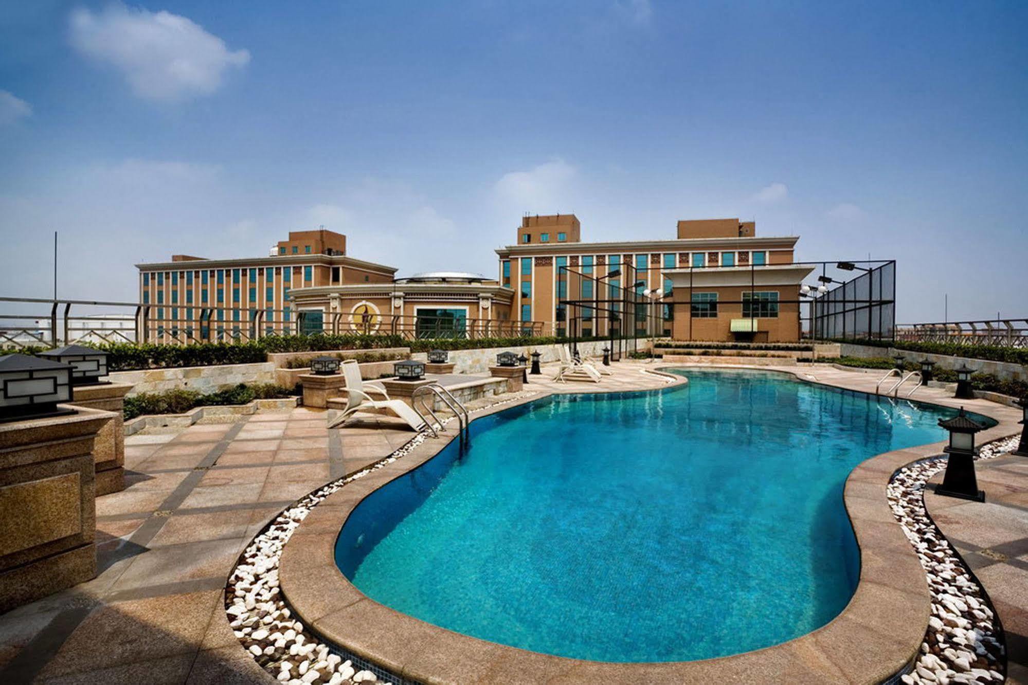 City Hotel ฝอซาน ภายนอก รูปภาพ